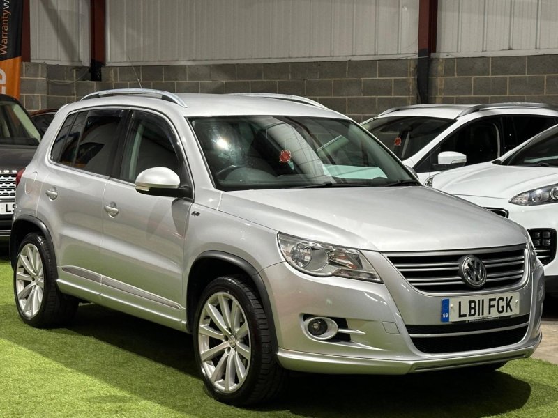 View VOLKSWAGEN TIGUAN 2.0 TDI R-Line DSG 4WD Euro 5 5dr
