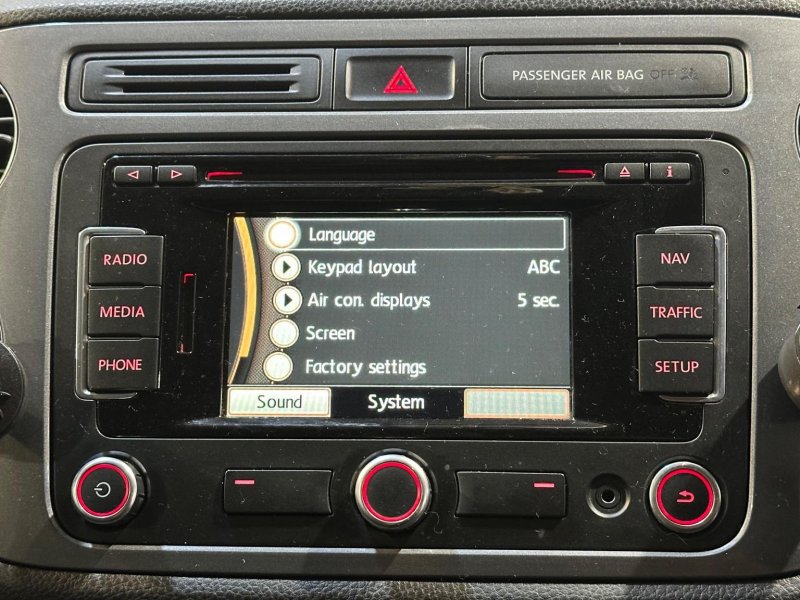 VOLKSWAGEN TIGUAN