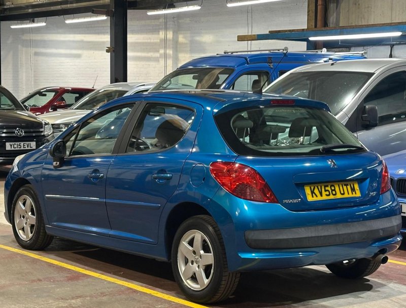 PEUGEOT 207