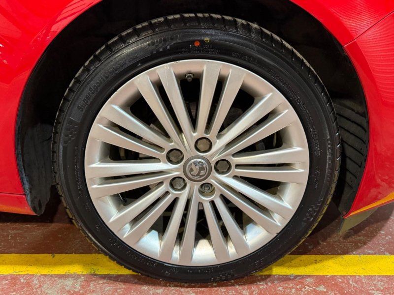 VAUXHALL INSIGNIA
