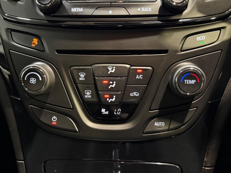 VAUXHALL INSIGNIA