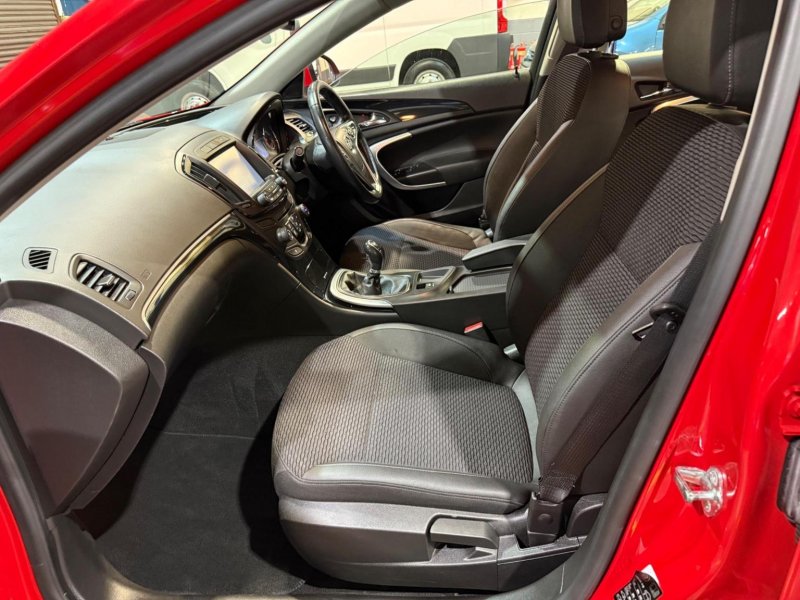 VAUXHALL INSIGNIA