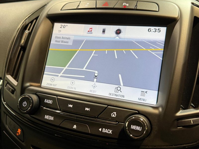 VAUXHALL INSIGNIA