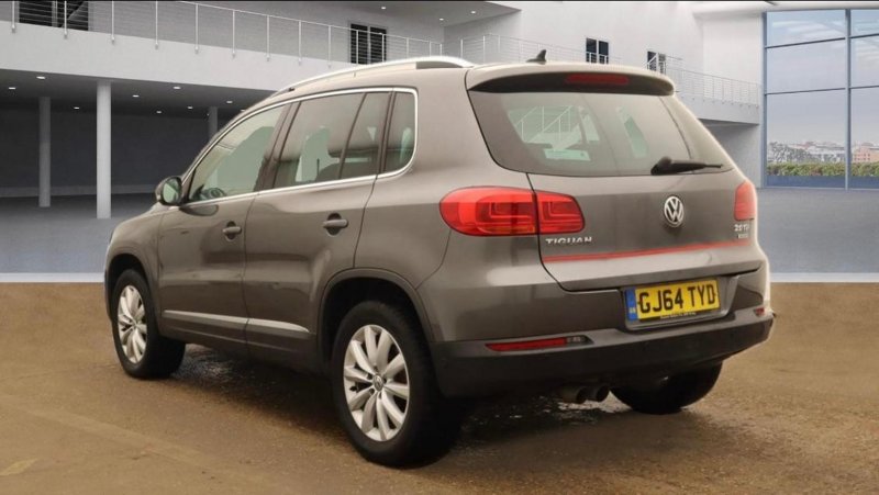 View VOLKSWAGEN TIGUAN 2.0 TDI BlueMotion Tech Match DSG 4WD Euro 5 (s/s) 5dr