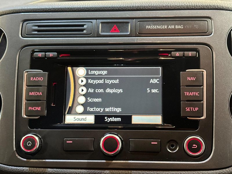 VOLKSWAGEN TIGUAN