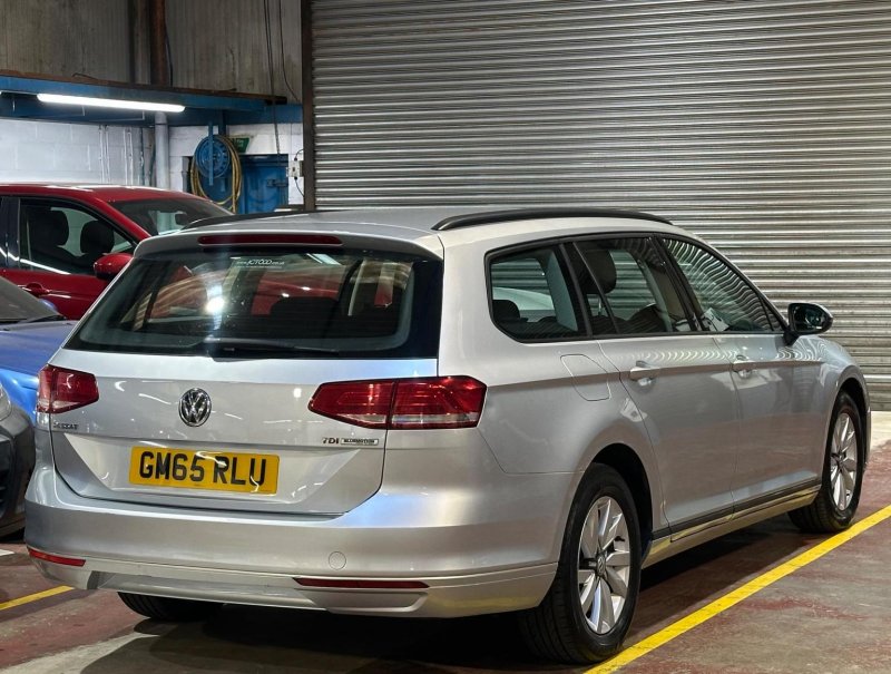 VOLKSWAGEN PASSAT