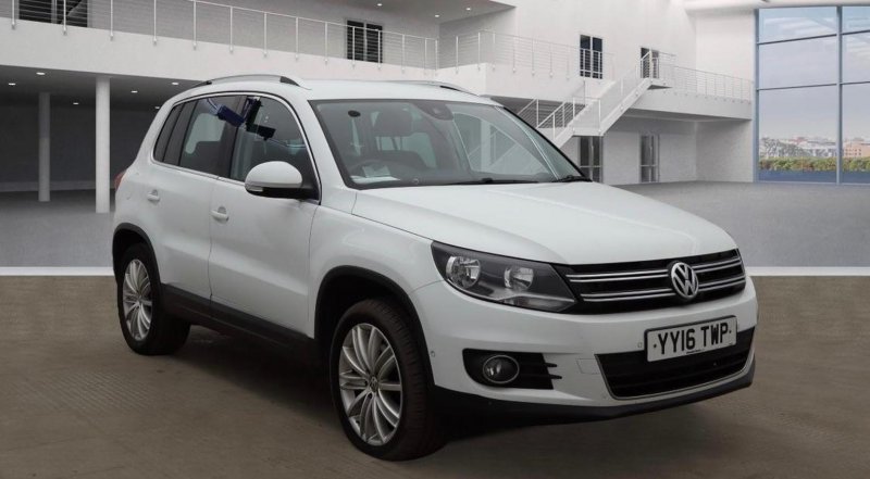 View VOLKSWAGEN TIGUAN 2.0 TDI BlueMotion Tech Match Edition DSG 4WD Euro 6 (s/s) 5dr