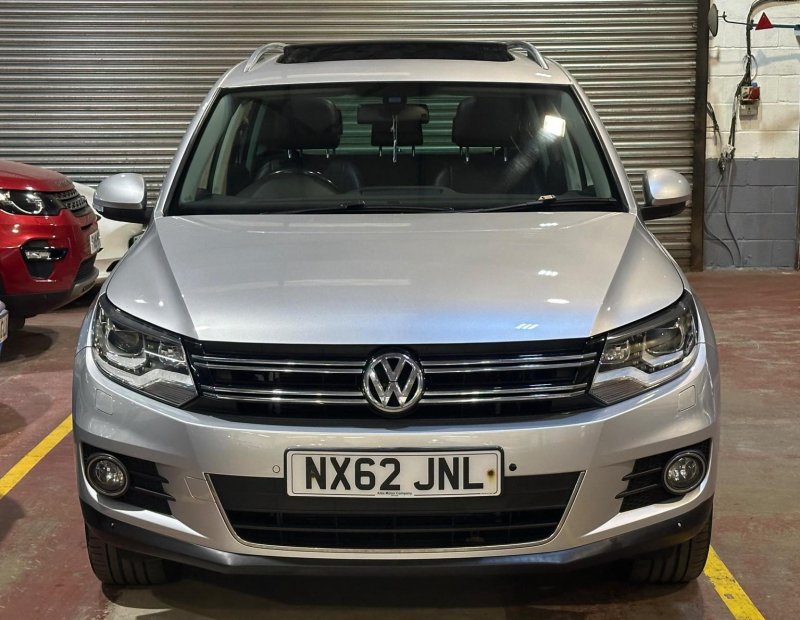 View VOLKSWAGEN TIGUAN 2.0 TDI BlueMotion Tech SE DSG 4WD Euro 5 (s/s) 5dr