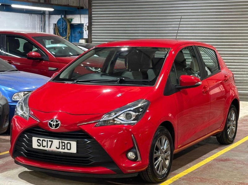 View TOYOTA YARIS 1.5 VVT-i Icon Tech Euro 6 5dr