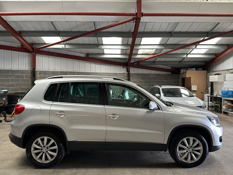 View VOLKSWAGEN TIGUAN 2.0 TDI BlueMotion Tech Match DSG 4WD Euro 5 (s/s) 5dr