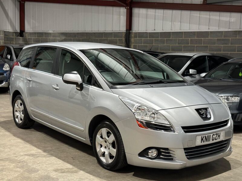 View PEUGEOT 5008 1.6 HDi Allure Euro 5 5dr