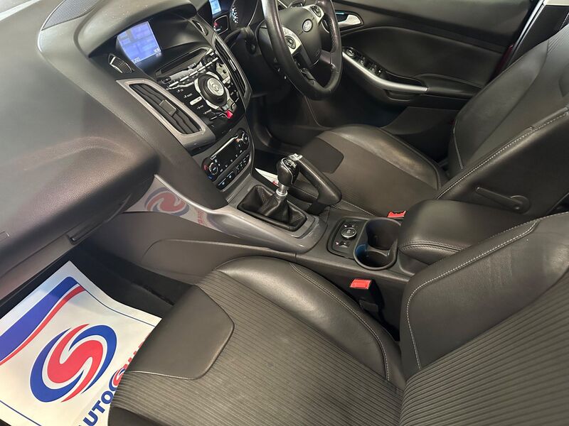 FORD FOCUS