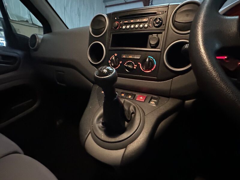 PEUGEOT PARTNER