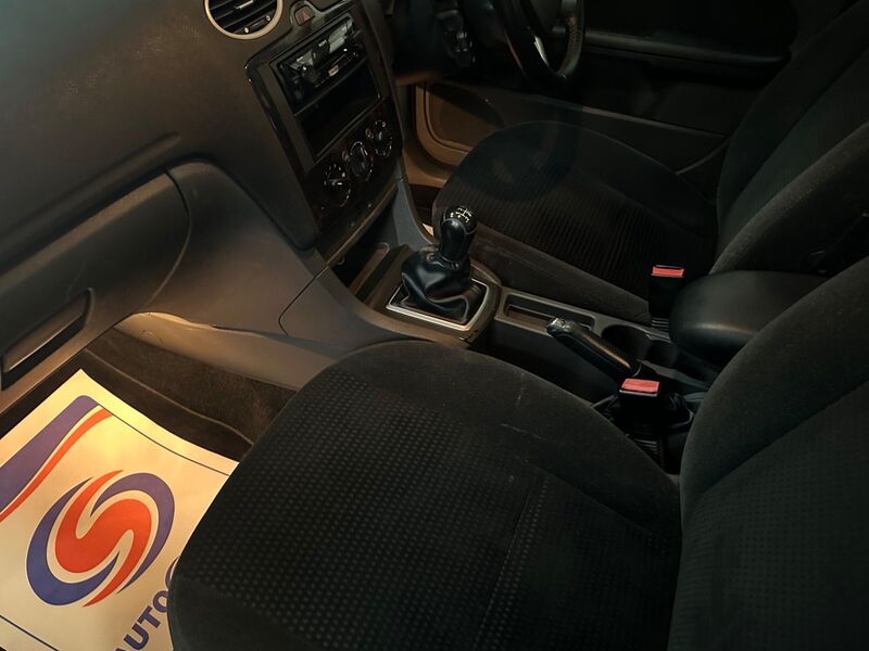 FORD FOCUS