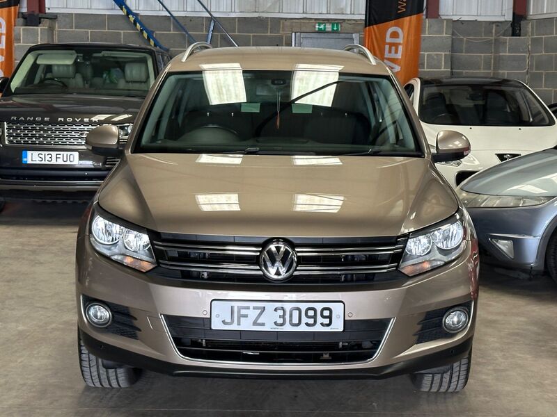 VOLKSWAGEN TIGUAN