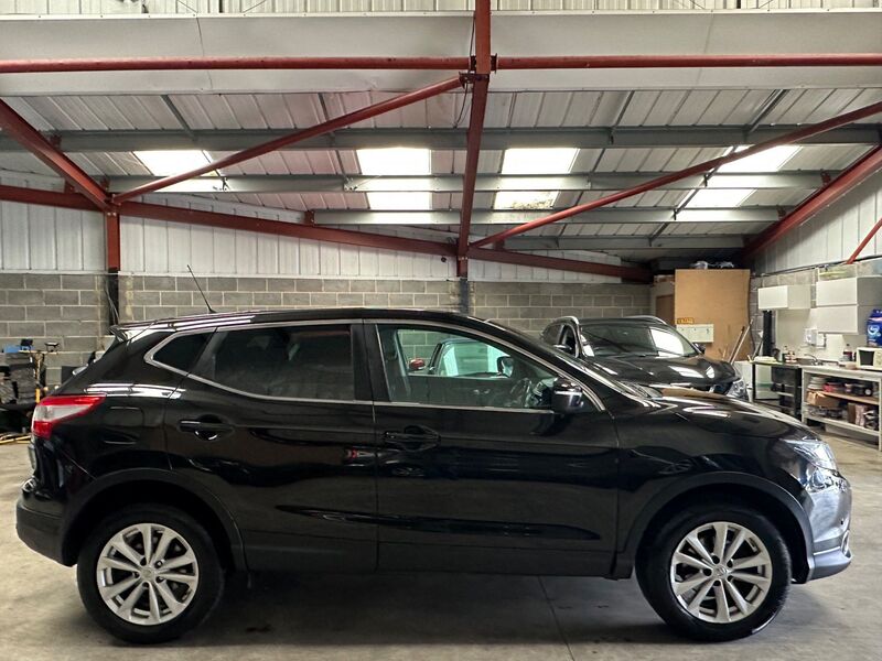 View NISSAN QASHQAI 1.6 dCi Acenta Premium 2WD Euro 5 (s/s) 5dr