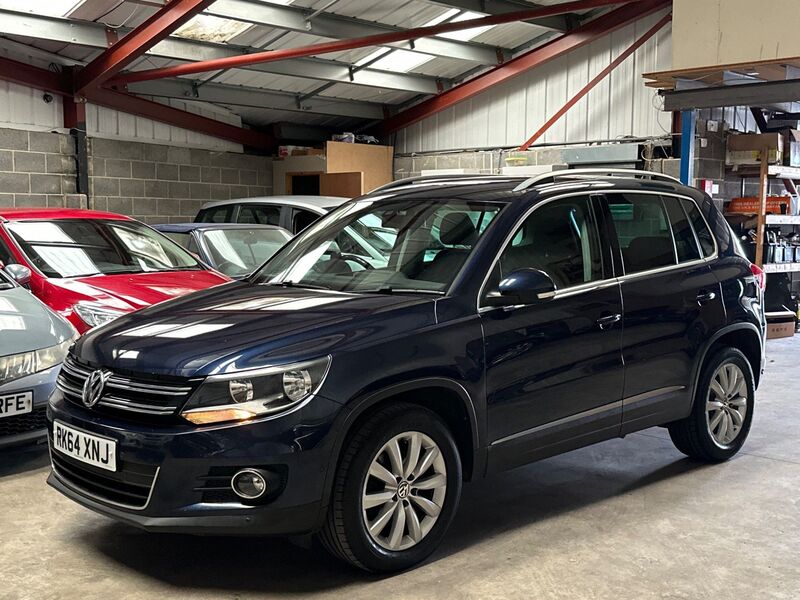 VOLKSWAGEN TIGUAN