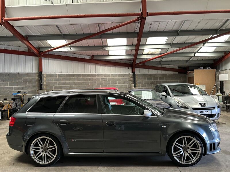 View AUDI RS4 4.2 quattro 5dr