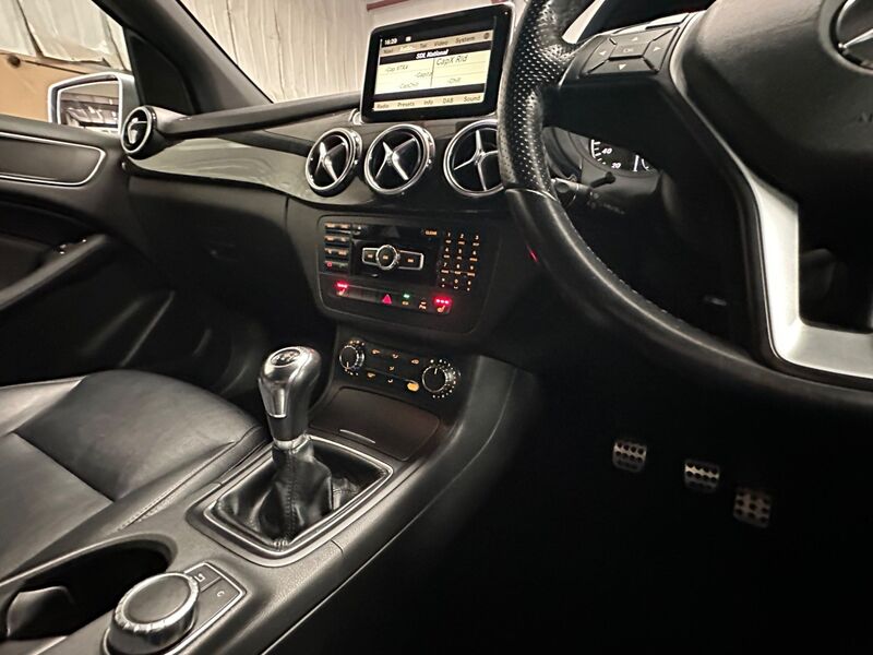 MERCEDES-BENZ B CLASS