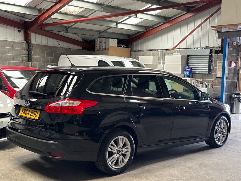 View FORD FOCUS 1.6 TDCi Titanium Navigator Euro 5 (s/s) 5dr