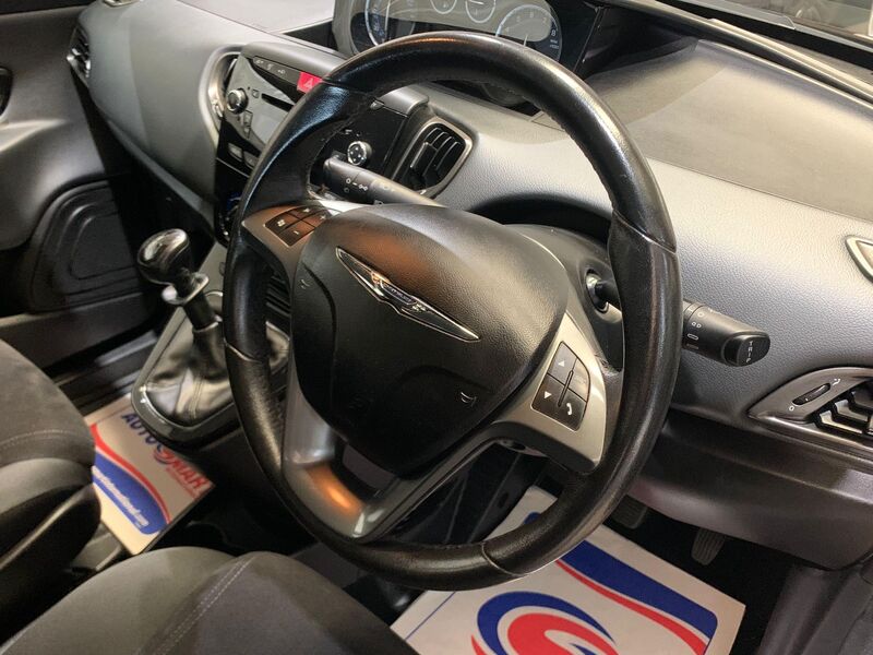 CHRYSLER YPSILON