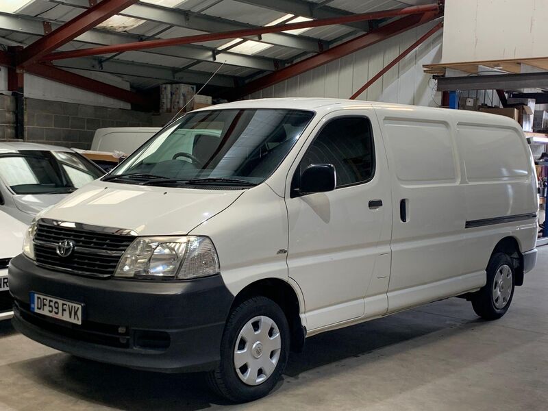 TOYOTA HIACE