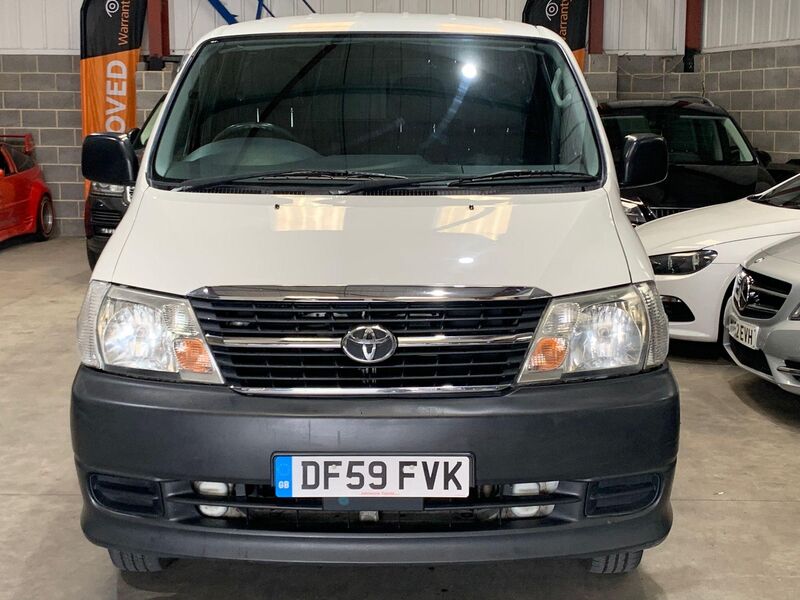 TOYOTA HIACE