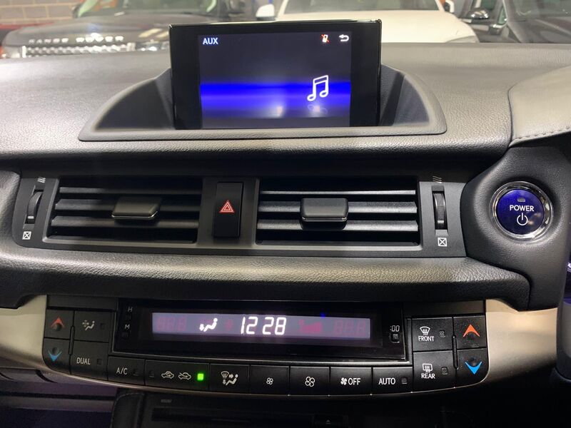 LEXUS CT 200H