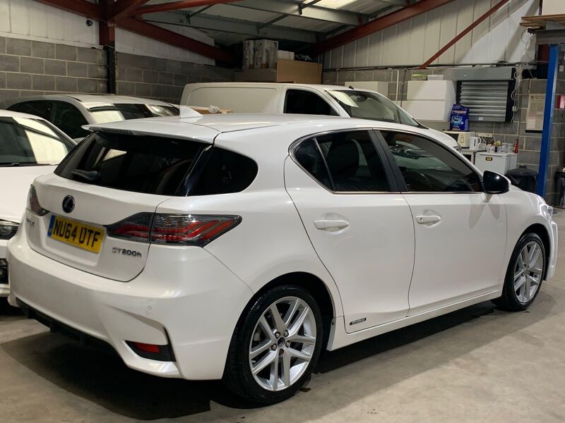 View LEXUS CT 200H 1.8 Advance CVT Euro 6 (s/s) 5dr