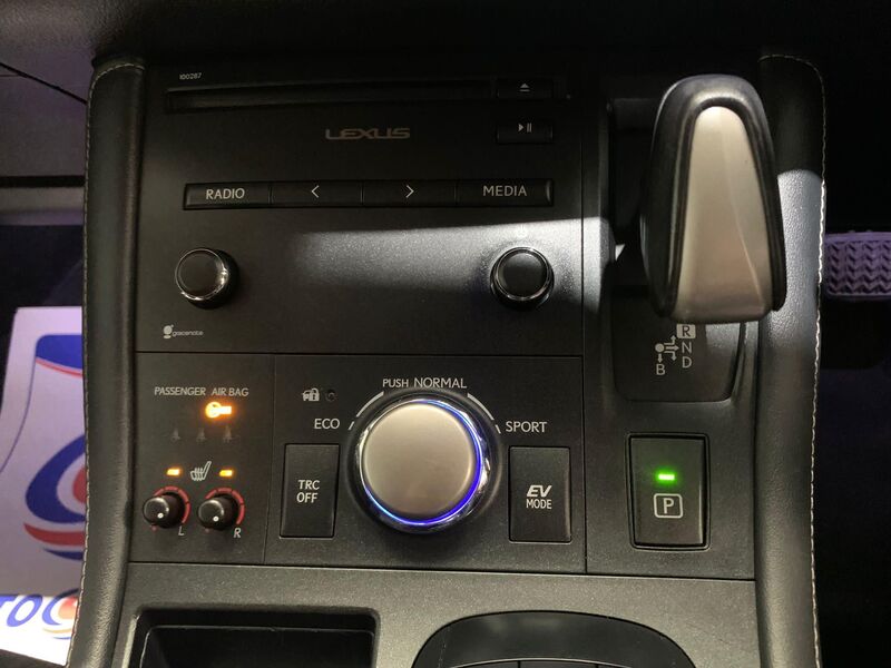 LEXUS CT 200H