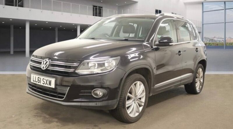 View VOLKSWAGEN TIGUAN 2.0 TDI BlueMotion Tech Sport DSG 4WD Euro 5 (s/s) 5dr