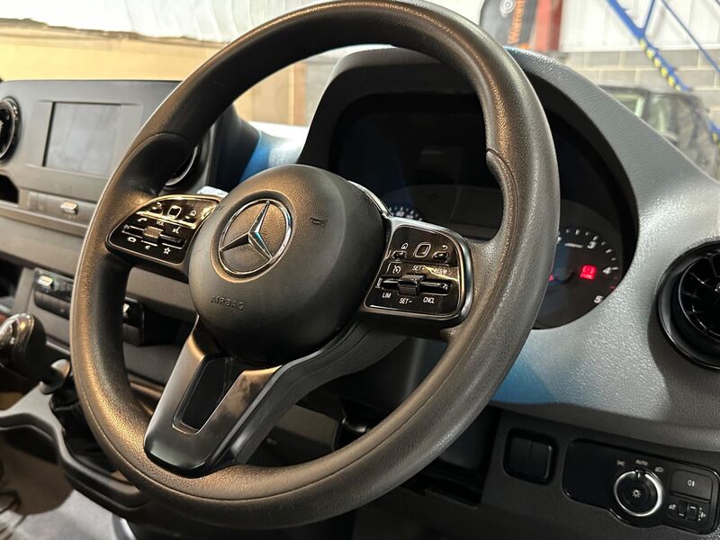 MERCEDES-BENZ SPRINTER